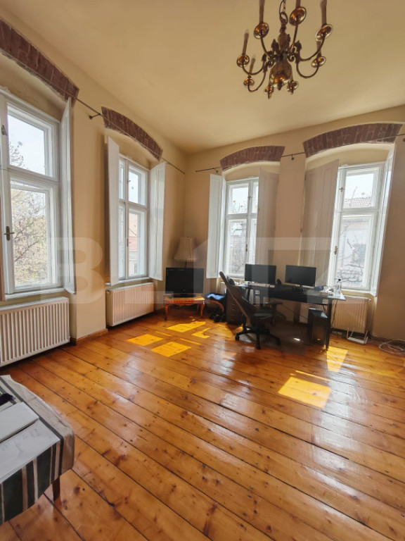 Cladire istorica, apartament 3 camere, 78.87 mp, zona Maria