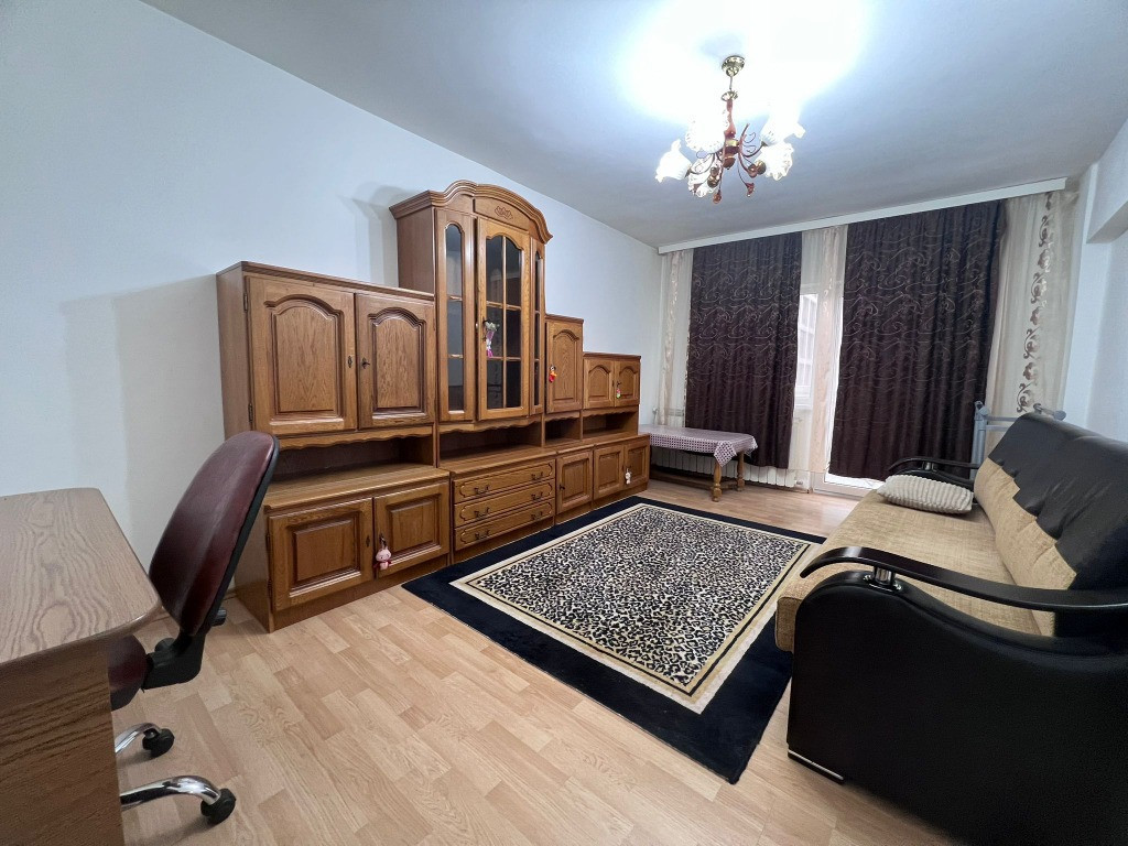 Apartament 2 camere,zona Liceul Auto