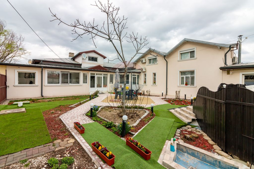 Casa de vanzare cu teren generos 504mp si piscina - Bucur...