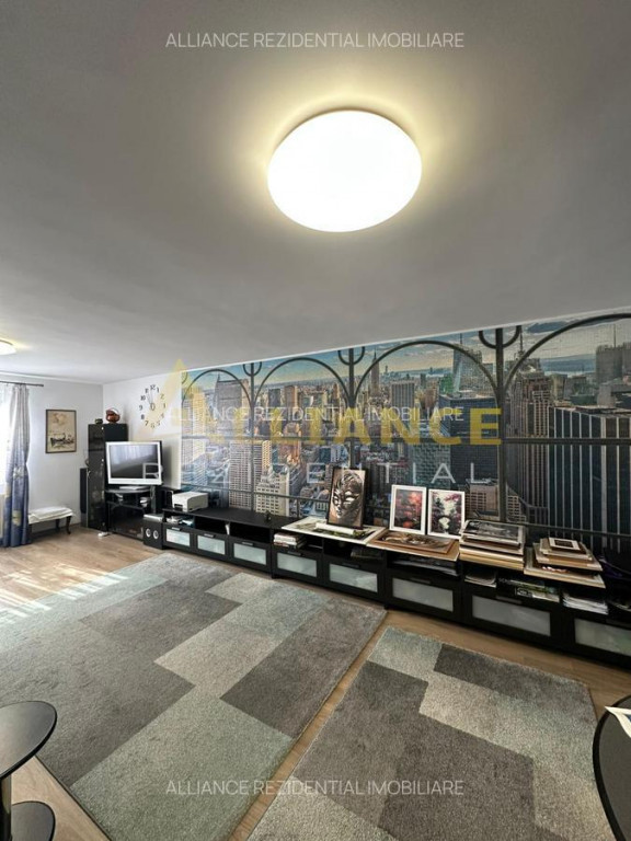 6 Camere - 3 Bai - 128mp utili Spatiu Comercial