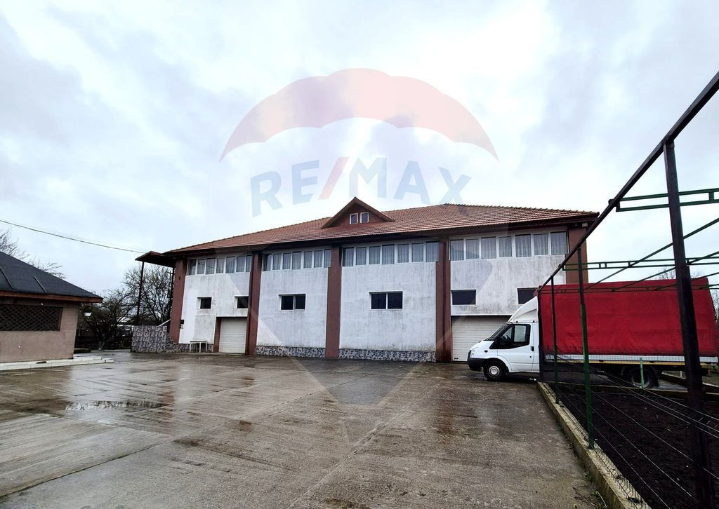 Hală producție depozitare spațiu rezidențial | Teren ...