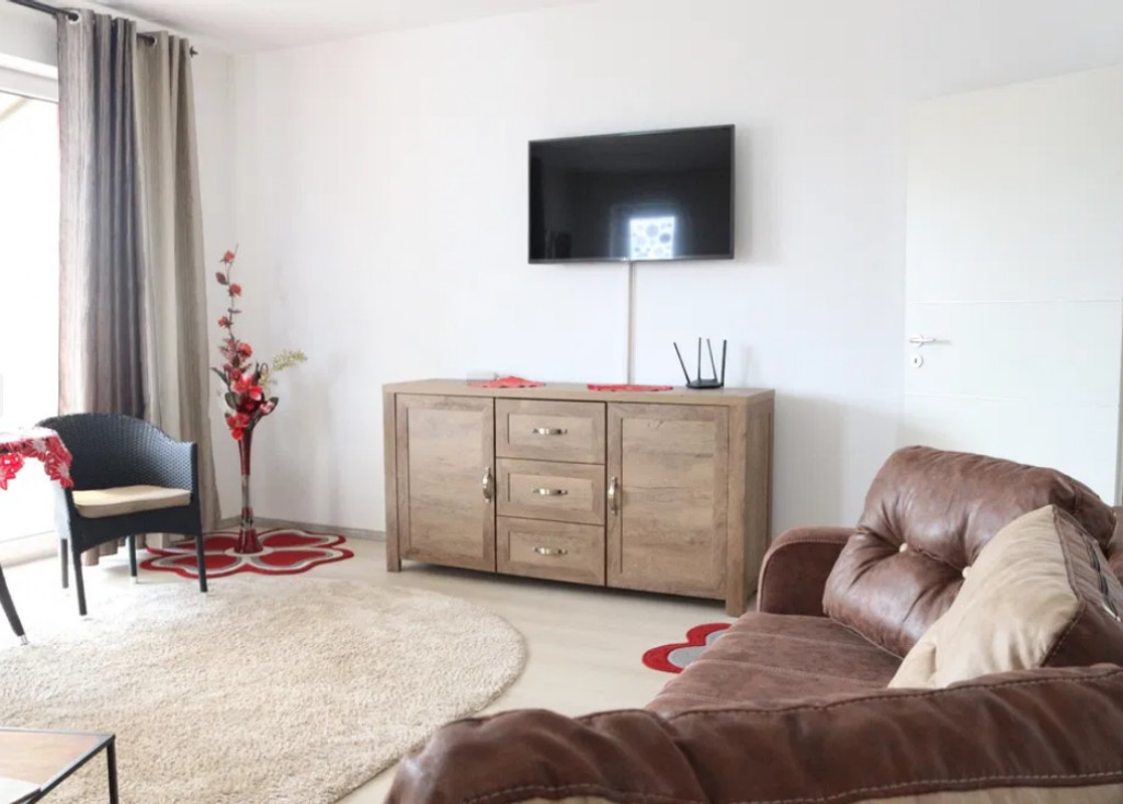 Apartament cu 2 camere, decomandat - zona Avantgarden