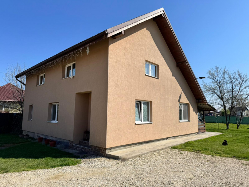 ???? CASA INDIVIDUALA CU TEREN GENEROS– zonă liniștită,