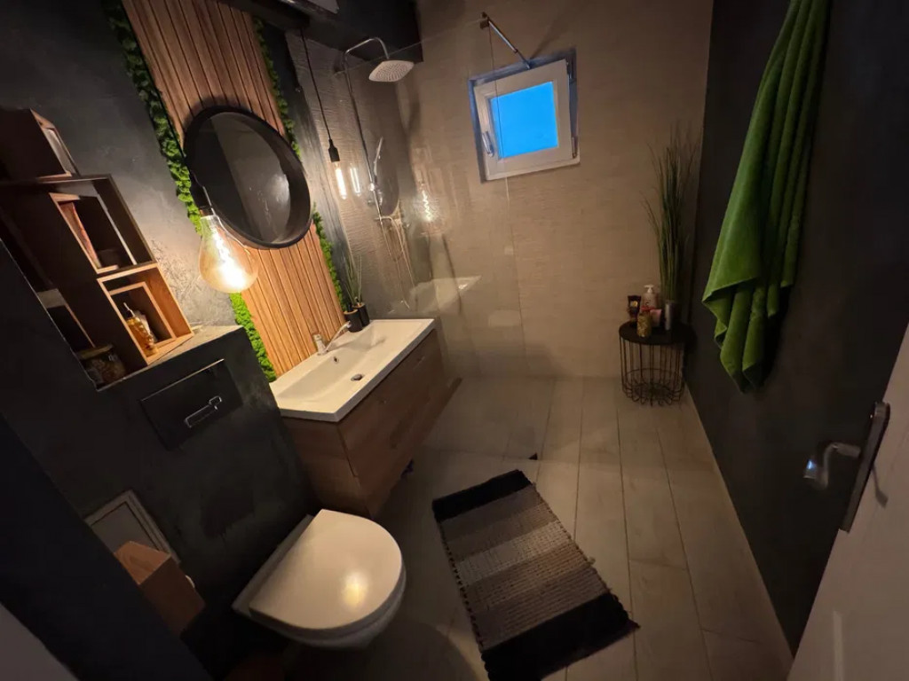 Apartament Cu 3 Camere Semidecomandate Zona Obcini