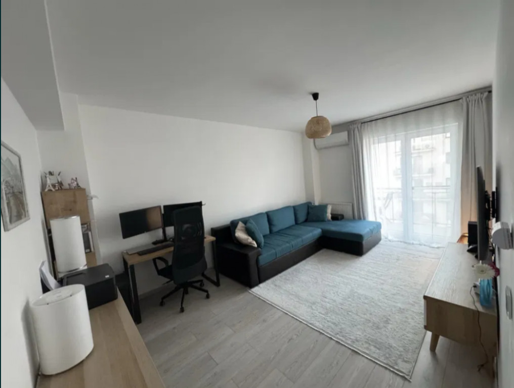 Apartament 2 camere, decomandat - zona Tractorul