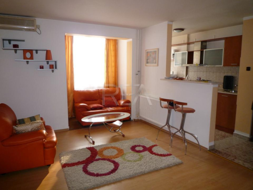 Apartament 2 camere, Universitate