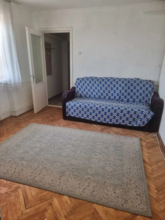 Apartament Cu 2 Camere Semidecomandate Zona Marasesti
