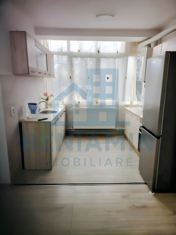 Apartament 2 camere etaj 1 cu centrala si renovat -Astra