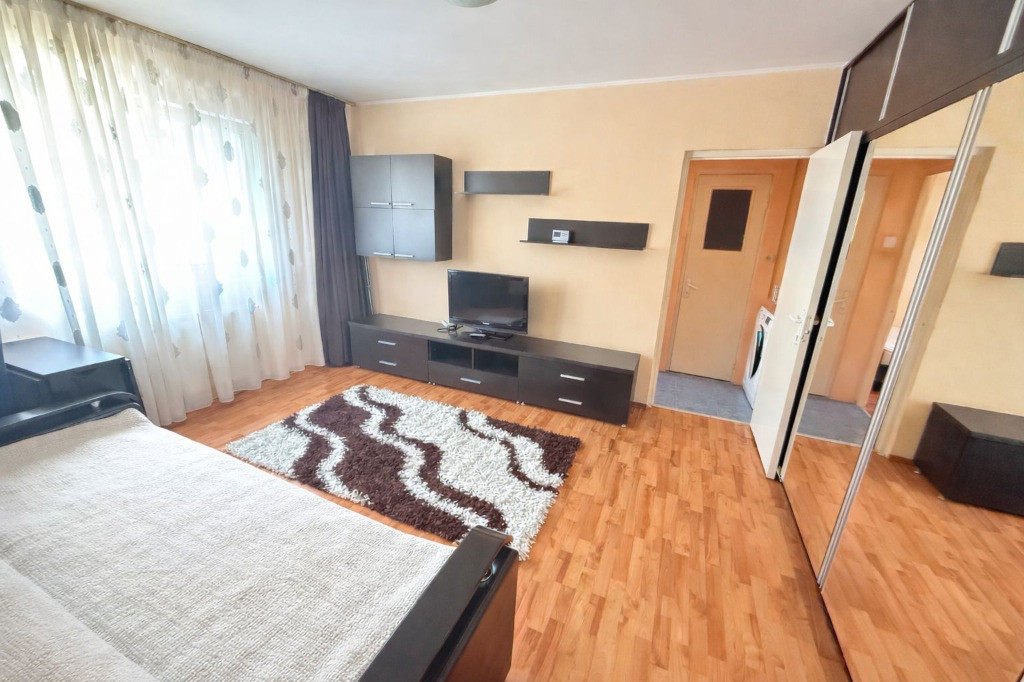 Apartament 2 camere, semidecomandat - zona Florilor