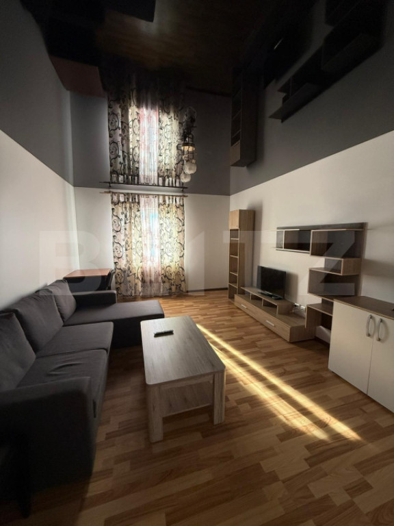 Apartament 2 camere, decomandat, 65 mp, zona - Piata Mare