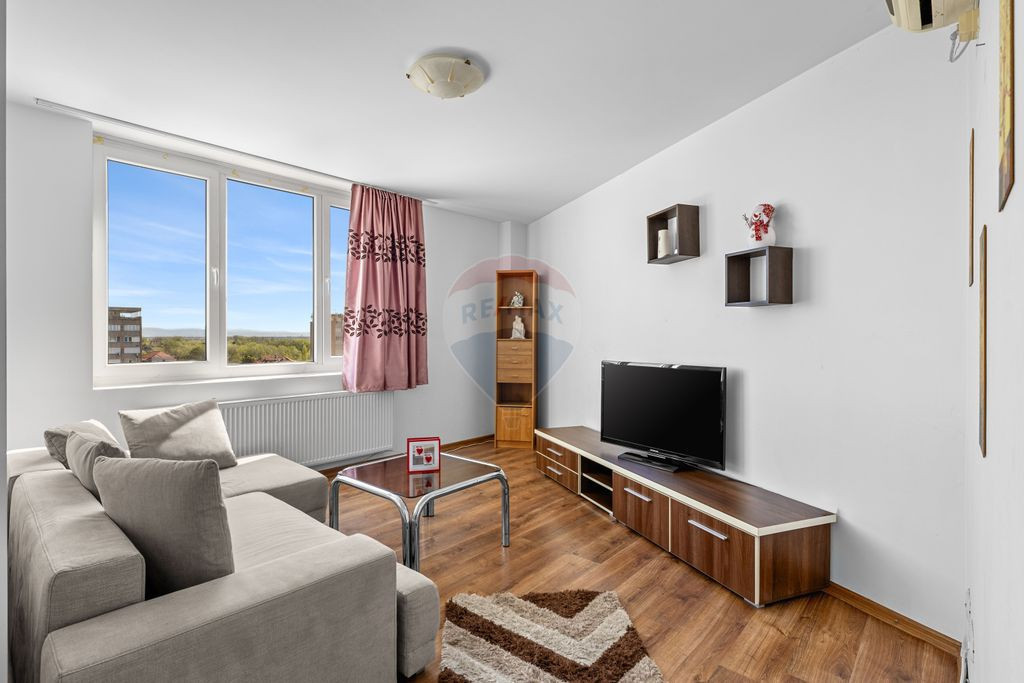 Apartament cu 3 camere de închiriat în zona Romanilor