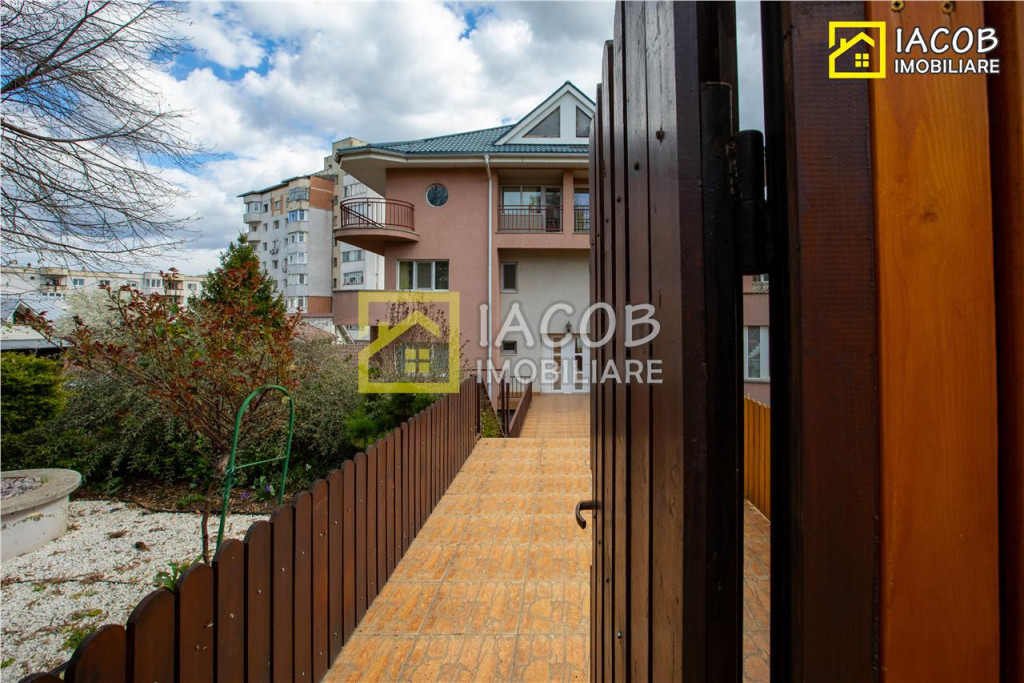 1/2 Duplex S D P 2E, 455 mp in zona centrala a mun. Bacau