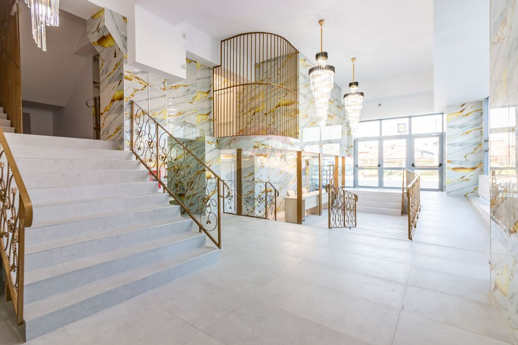 Clădire investițională: policlinică, senior living & ...