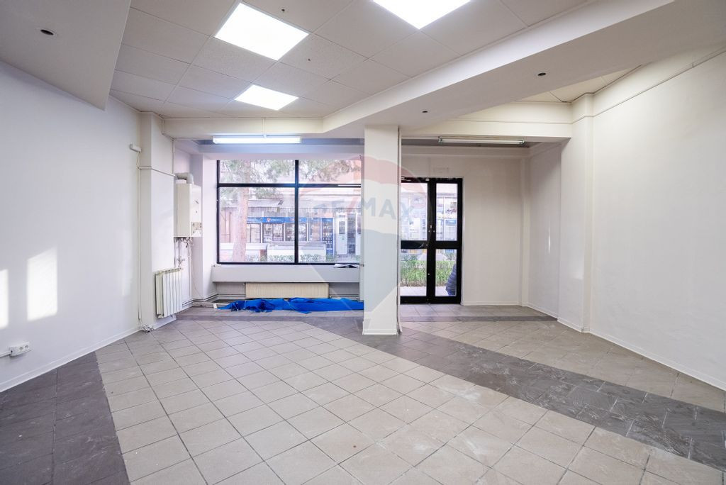 Închiriere spațiu comercial ~55 mp – Strada Exerciți...