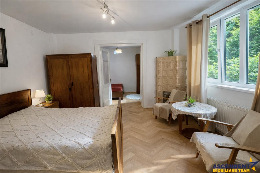 FILM Tur 3D!Casa cu 4 camere si curte, Central, Targu Mures.