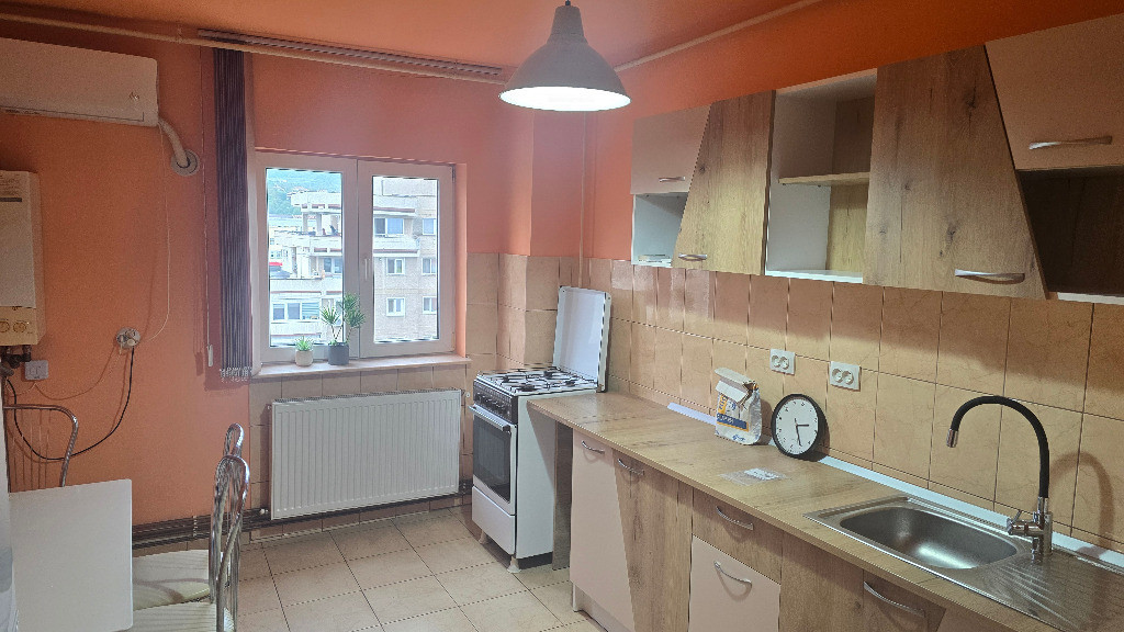 Inchiriez apartament 2 camere decomandat in Deva, ultracentral, Ulpia