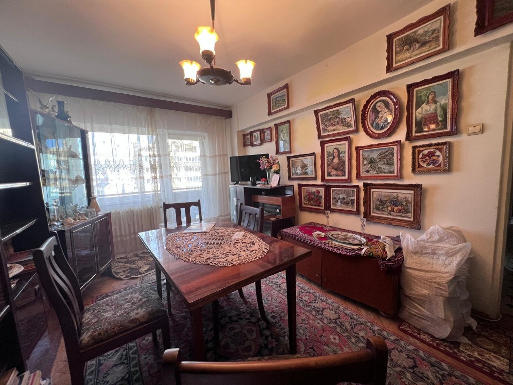 Apartament 2 camere,zona Piata Centrala