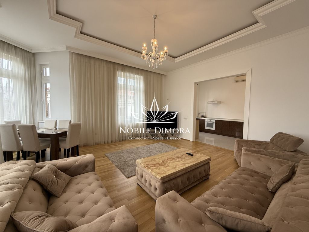 Apartament istoric de lux cu 3 camere de 130mp langa Pref...