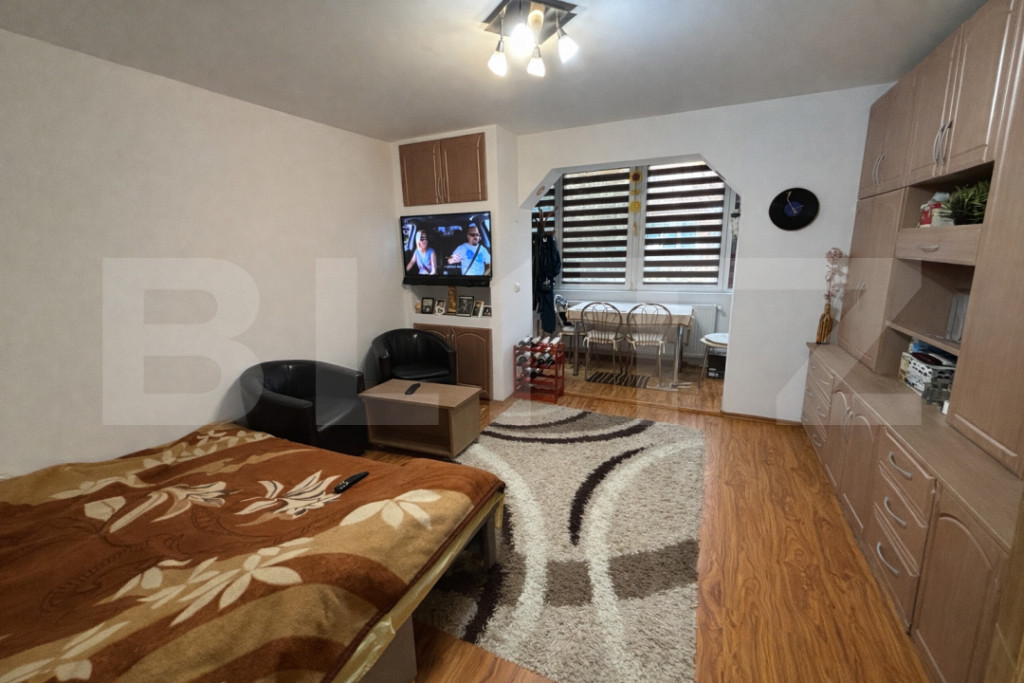 Apartament 3 camere, 56 mp, zona Dambu