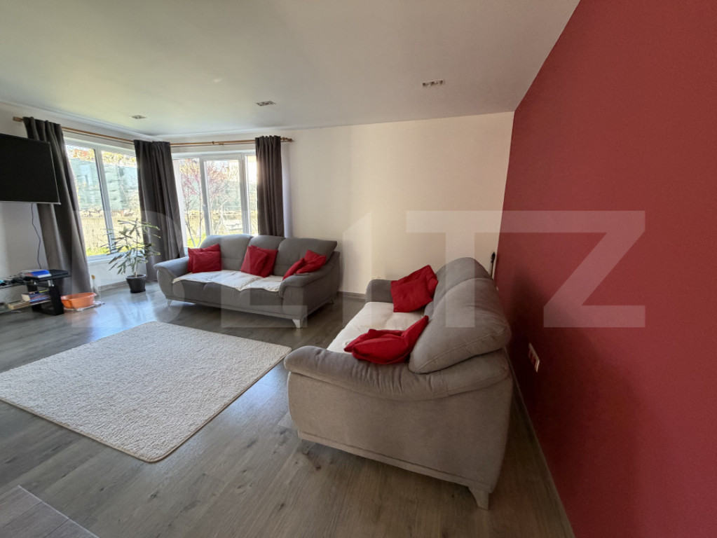 Casa cu 4 camere,baie, bucatarie, teren 800 mp