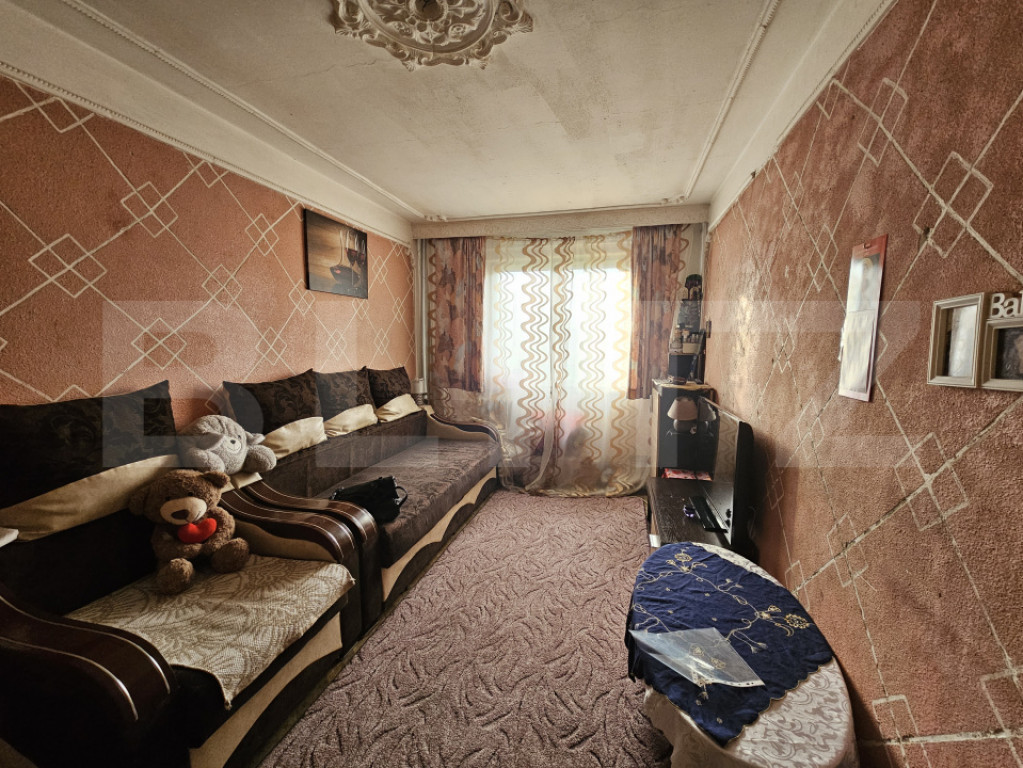 Apartament 3 camere, etaj Intermediar, zona: Podu Ros (Tesat