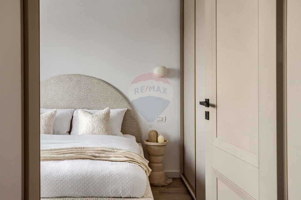 Apartament modern 3 camere, prima închiriere, loc parcar...