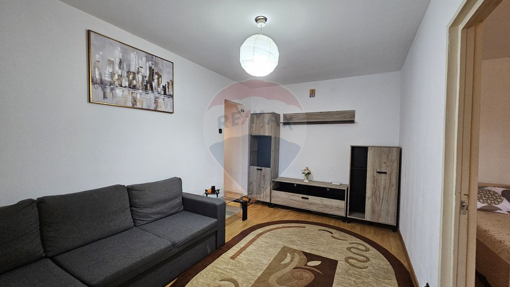 Apartament cu 2 camere de închiriat în zona Malu Rosu