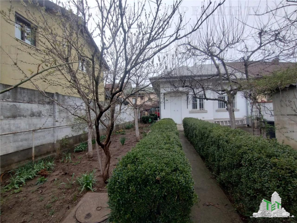 Casa individuala cu garaj si curte libera 300 mp, zona excel