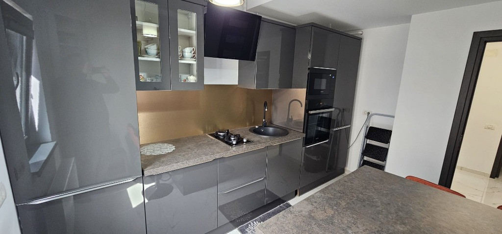 Compozitorilor , Primo , bloc nou , loc de parcare