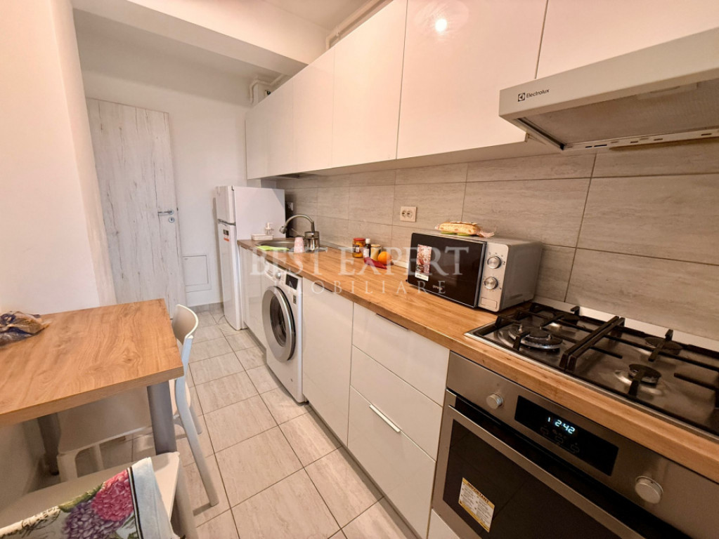 Garsoniera complet mobilata si utilata cu Parcare Inclusa |