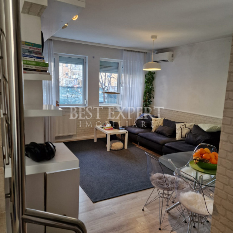 Vilă de vânzare – mobilată și utilată/complex privat