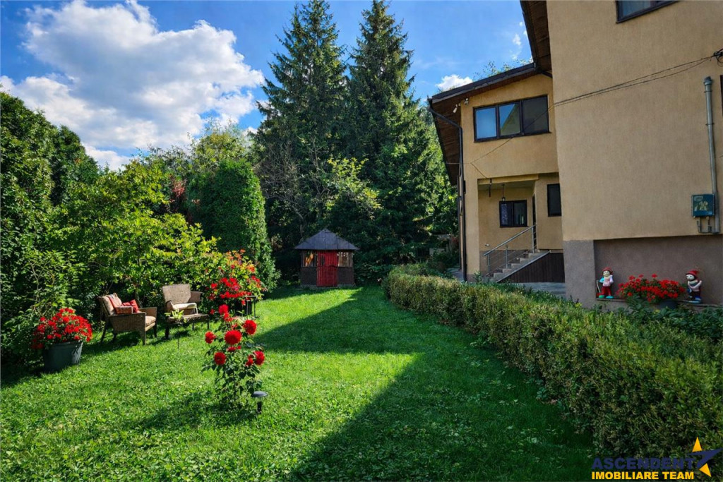 Tur LIVE!Casa cu arhitectura traditionala, curte spatioasa,f