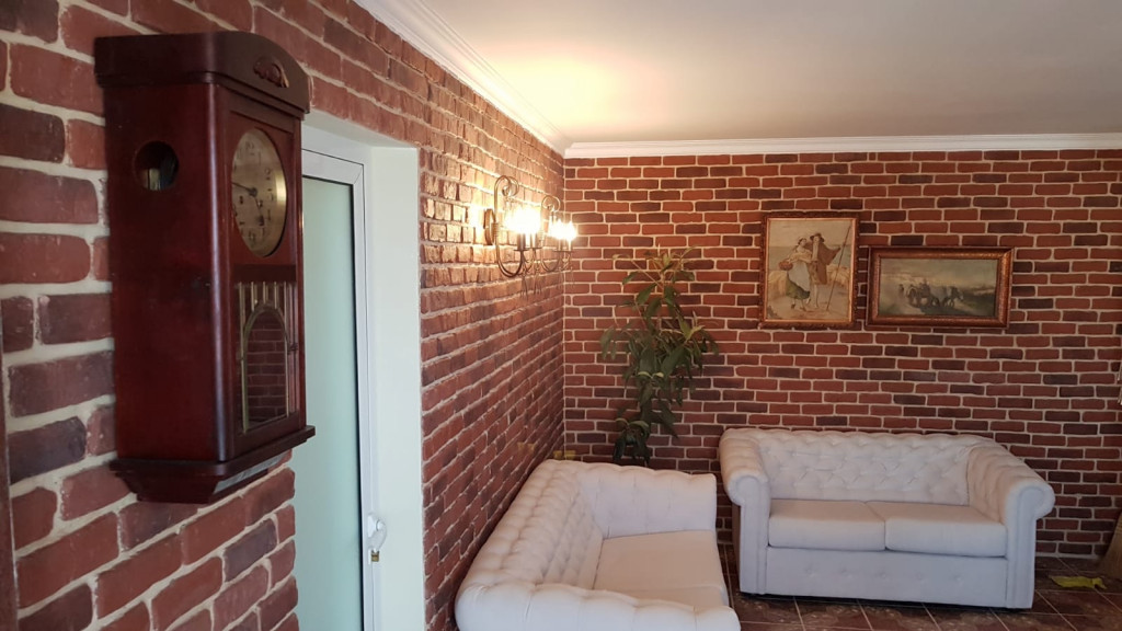 Apartament 3 camere, mobilat, cu mansarda si garaj, central