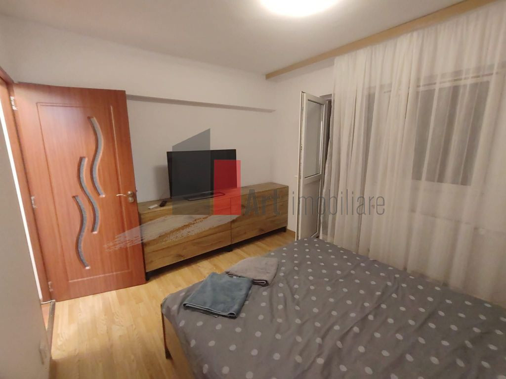 Prima închiriere apartament decomandat 3 camere - Bd. La...