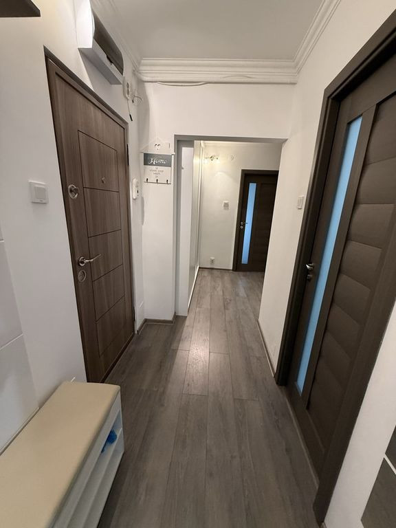 Apartament 3 camere Piata Centrala et 2,renovat toatal