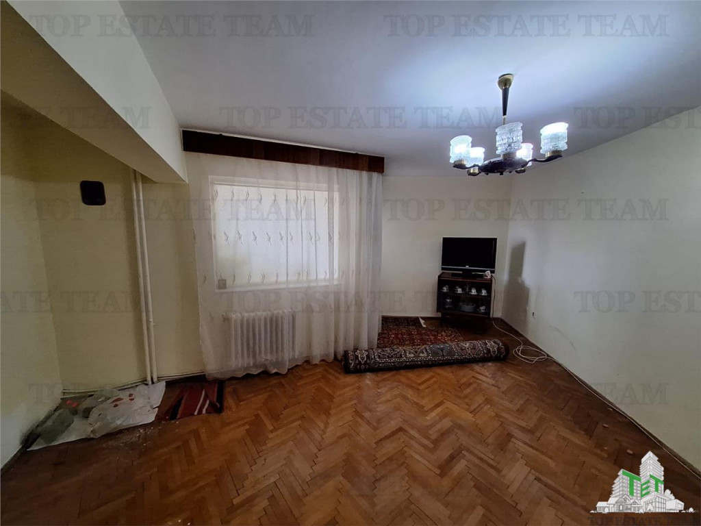 Apartament 3 cam. ultracentral - - Braila