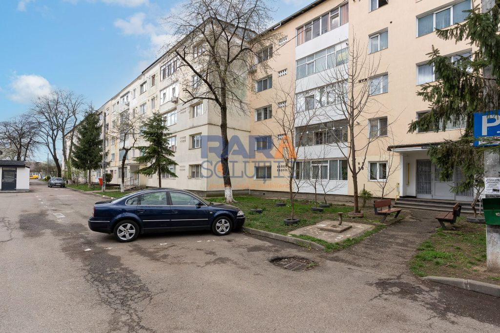 Apartament 3 camere, două băi - Str. Bogdan Dragoș