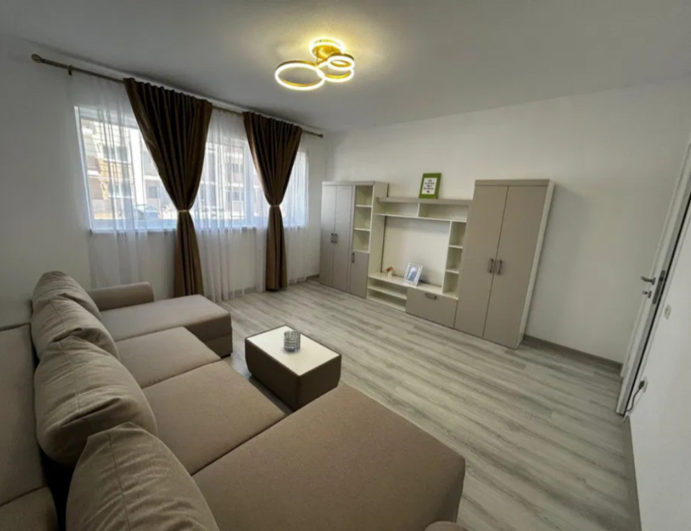 Apartament 2 camere, decomandat - zona Sanpetru