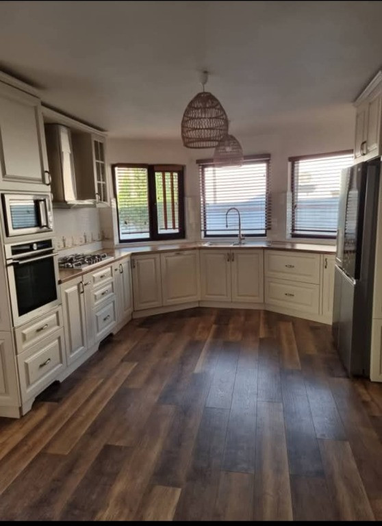 Vila 7 minunte de mers pe jos Bucuresti gara Progresu