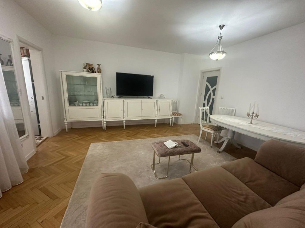 Apartament 3 camere de vânzare Sala Palatului!