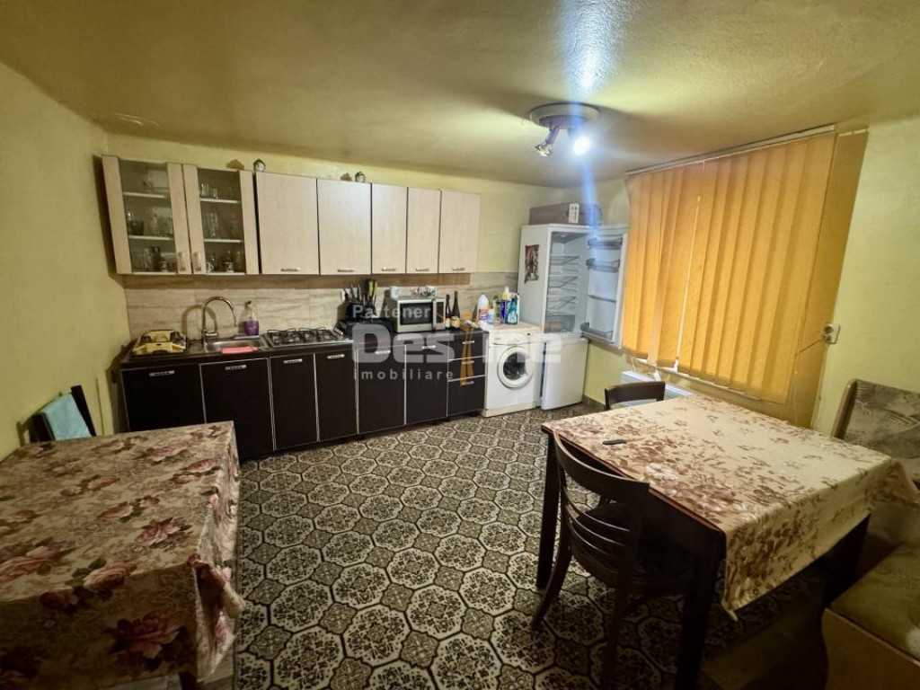 Casa de vânzare în Uroi. Schimb cu apartament în Simeria