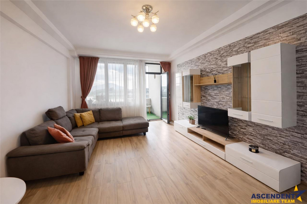 Cu orizont catre munti, decomandat si accesorizat cu parcare