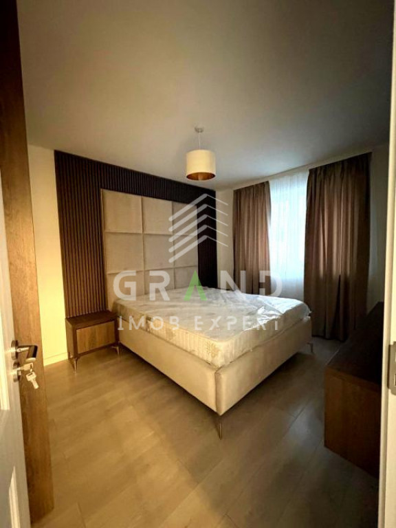 Apartament modern cu 3 camere, balcon, parcare, boxa, Str. C