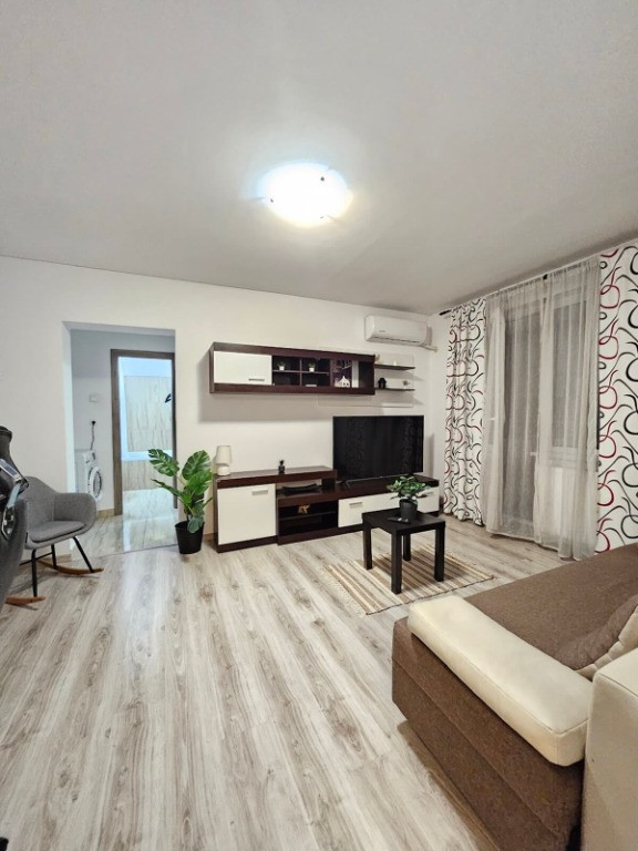 Ap. 2 cam, Expo Parc, modern, 1700 RON