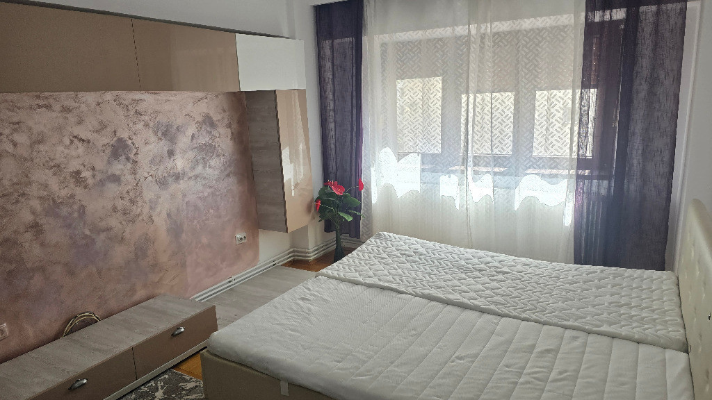 Vand apartament cu o camera in Deva, zona Marasti, etaj 1,