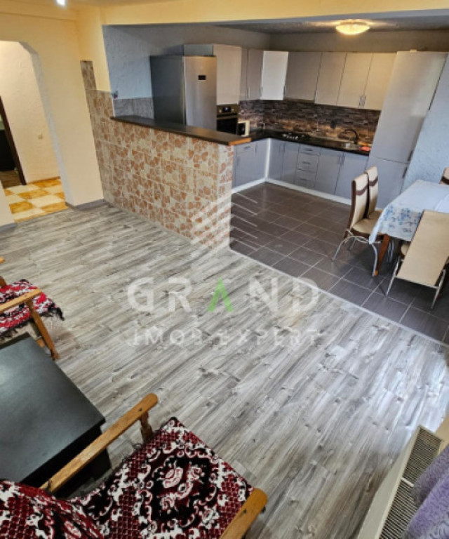 Disponibil imediat!Închiriere apartament 3 camere–strada