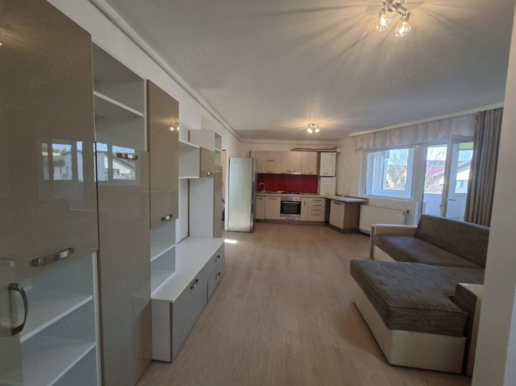 Apartament 2 camere, decomandat - zona Tractorul