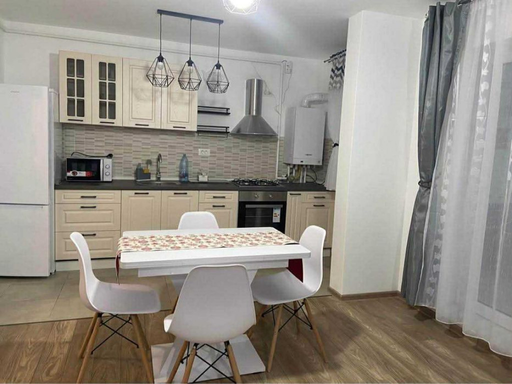 Apartament zona Coresi Tractorul- Top City ,lux,liber,160000