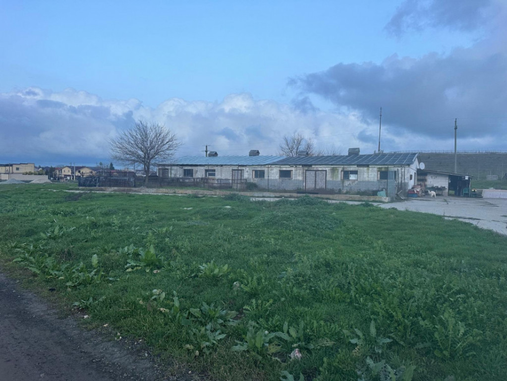 Casă 120 mp + casă 49 mp, teren 640 mp, deschidere 15 m...