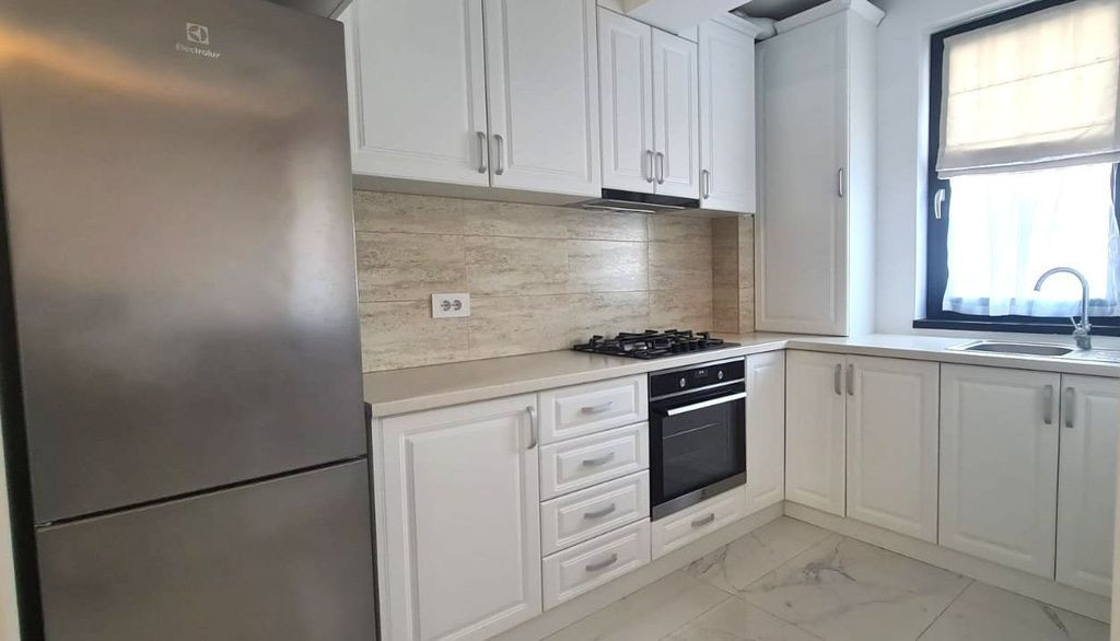 De vanzare apartament cu 2 camere Micro 17, 133.000 euro